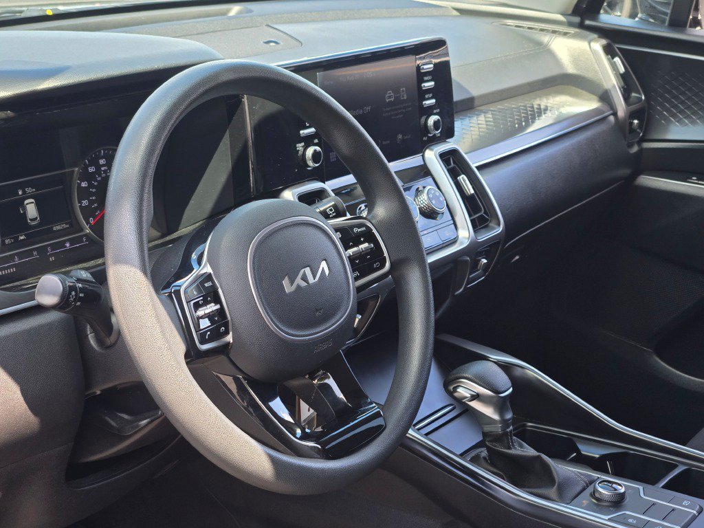 2022 Kia Sorento LX - Photo 21