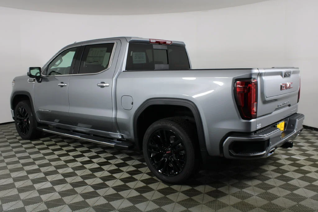 2026 GMC Sierra 1500 Denali - Photo 4