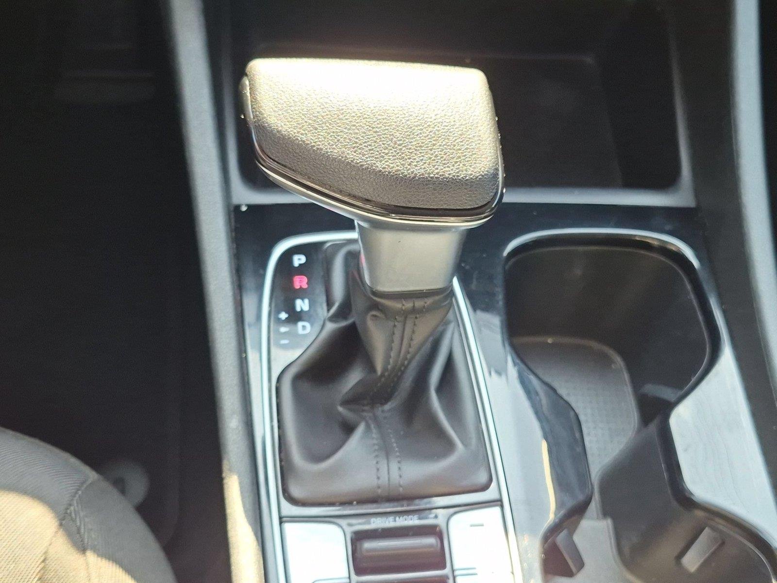 Used 2022 Amazon Gray Hyundai SE image 26
