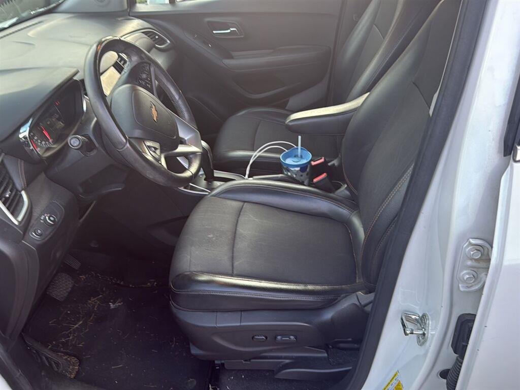 Used 2018 Summit White Chevrolet LT image 5