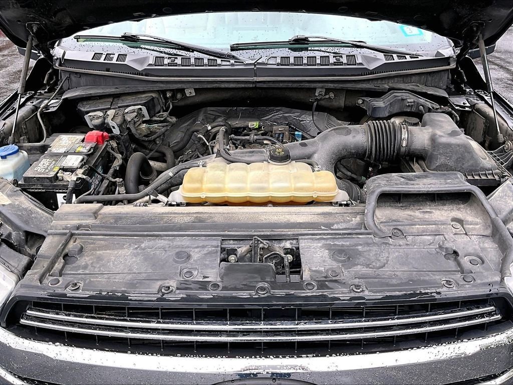 Used 2020 Black Metallic Ford Lariat image 29