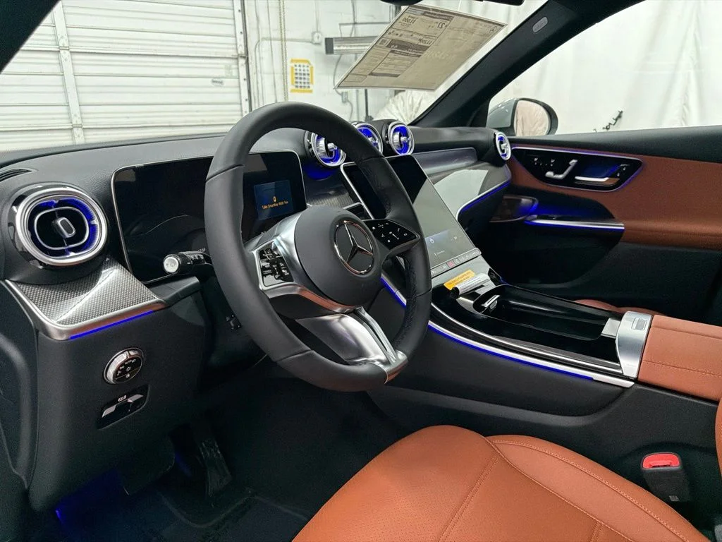 New 2027 White Mercedes-Benz GLC 300 image 12