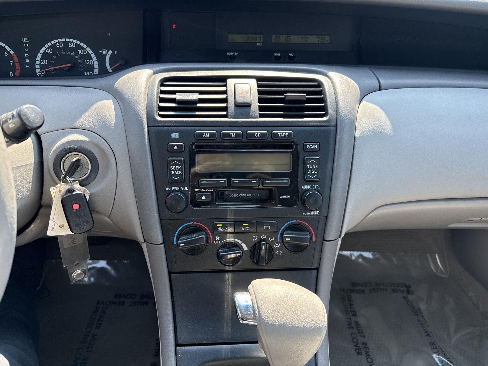Used 2002 Lunar Mist Metallic Toyota XL image 15