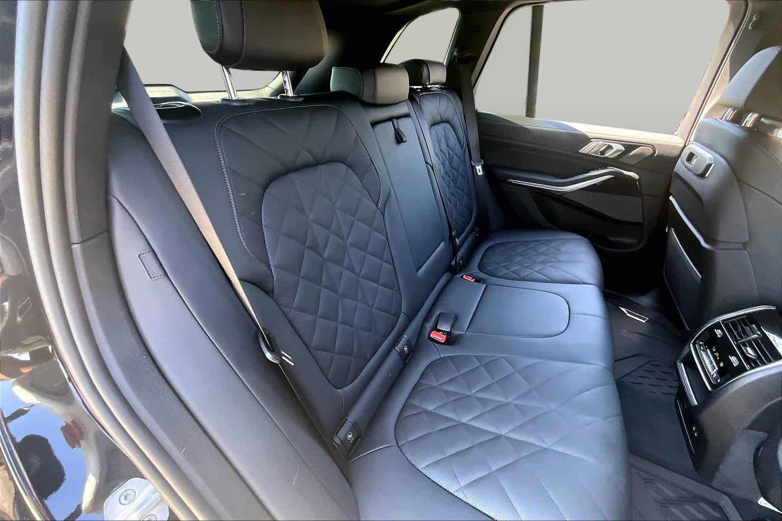 Used 2026 Black Sapphire Metallic BMW sDrive40i image 19