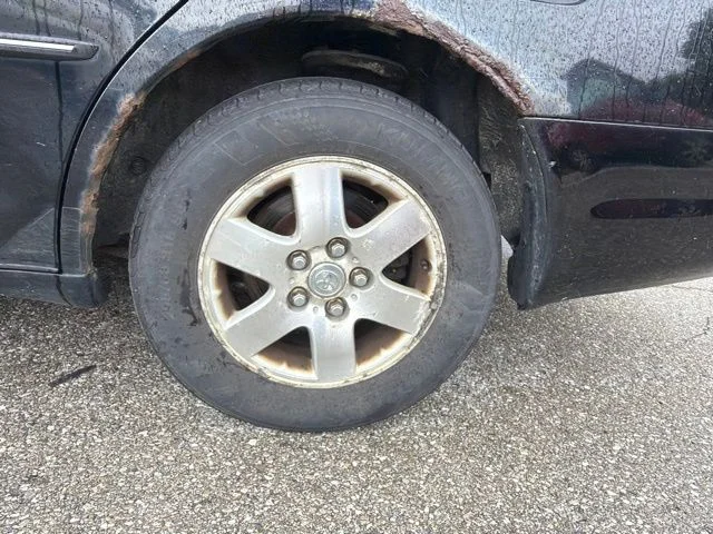 Used 2001 Black Toyota  image 29