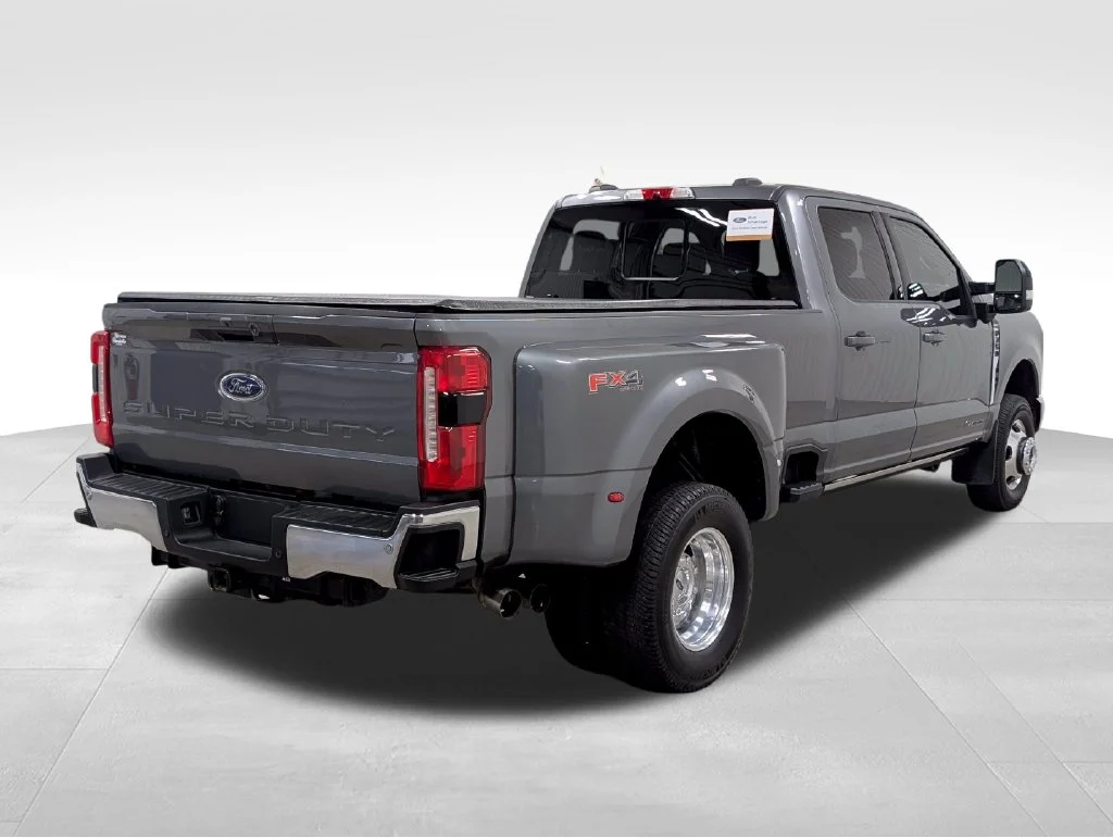 Certified Used 2025 Carbonized Gray Metallic Ford Lariat image 27
