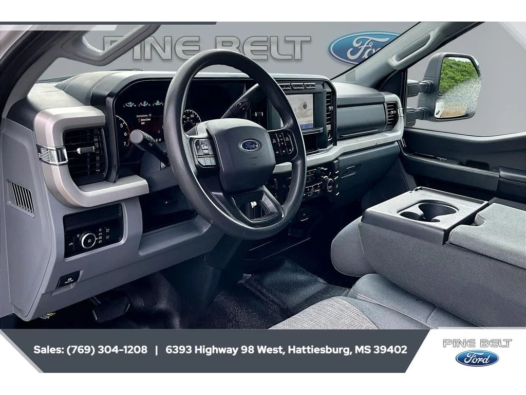 Used 2023 Oxford White Ford XLT image 13