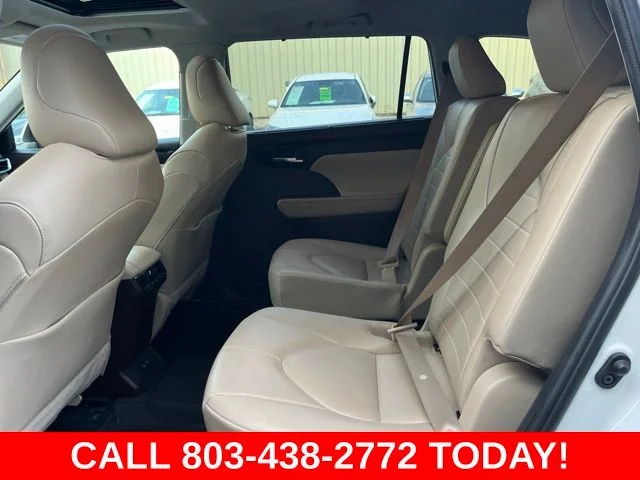 Used 2020 White Toyota XLE image 12