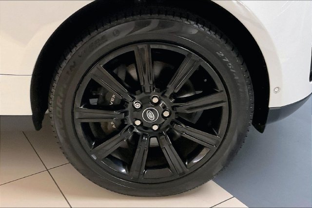 Used 2021 White Land Rover Westminster image 8