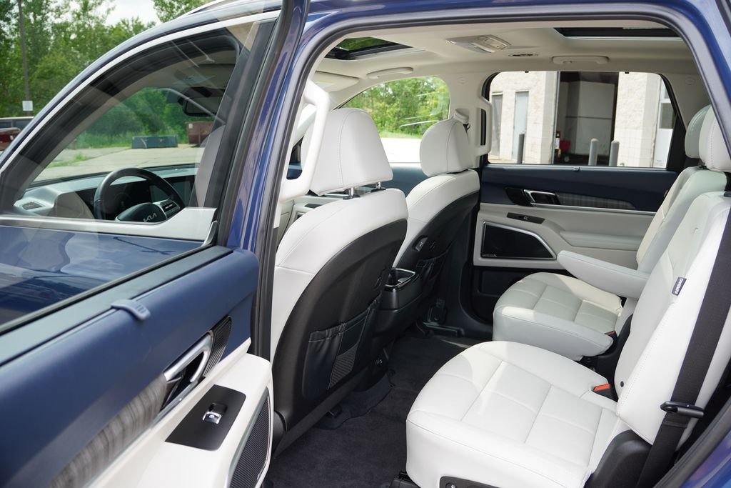 Used 2024 Midnight Lake Blue Kia SX image 16