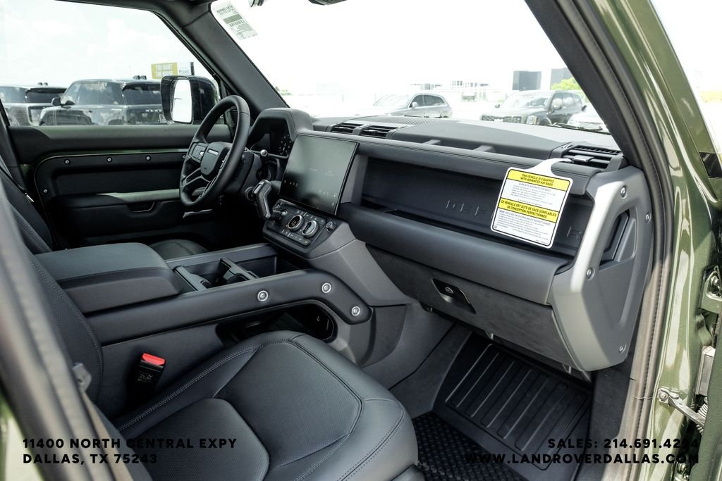 New 2026 Woolstone Green Metallic Land Rover X-Dynamic SE image 16