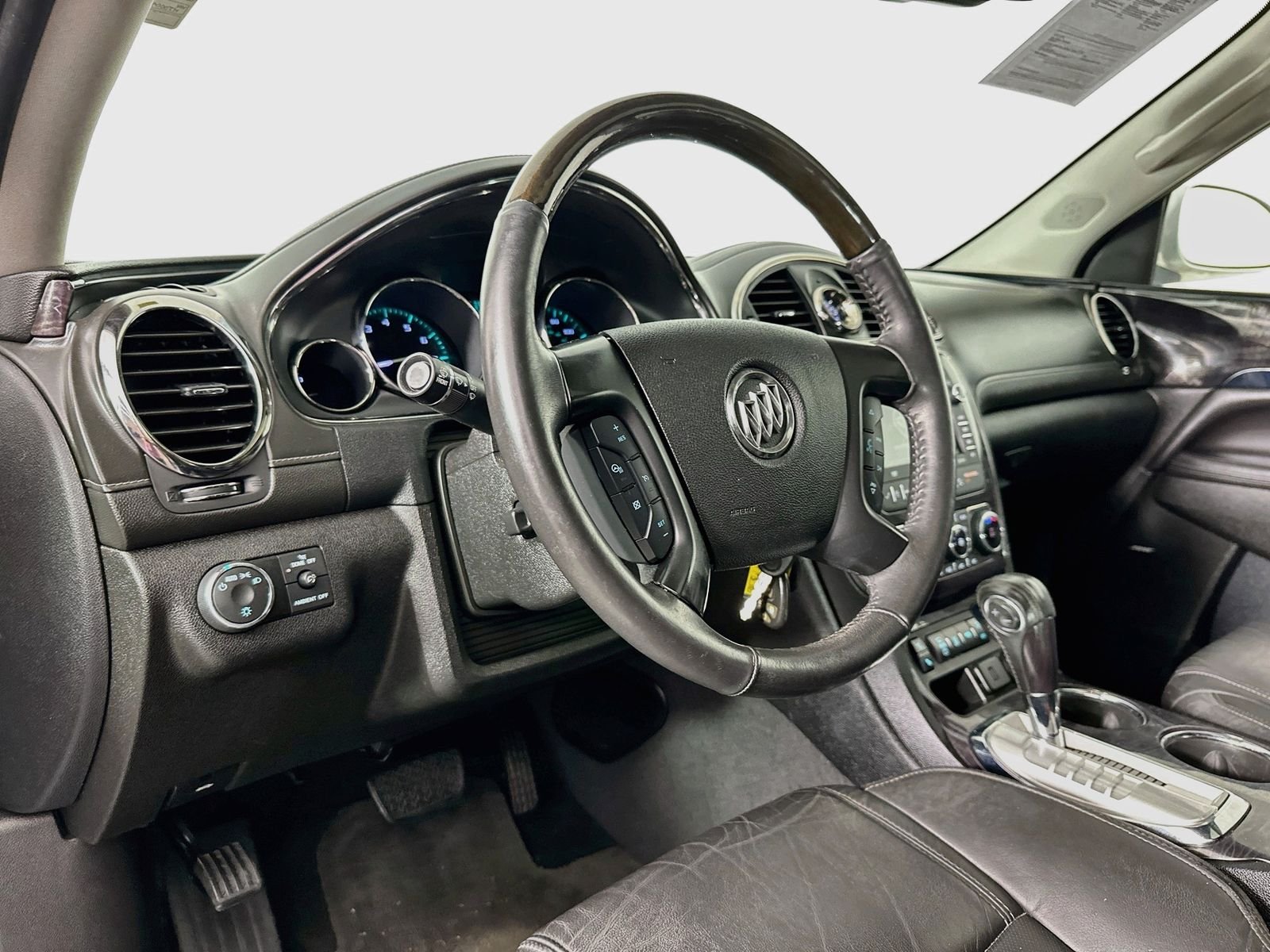 Used 2017 White Frost Tricoat Buick Premium Group image 10