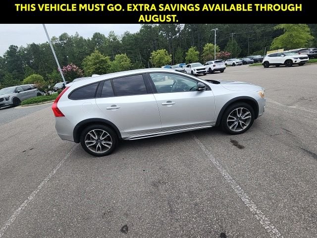 Used 2017 Silver Volvo T5 image 10