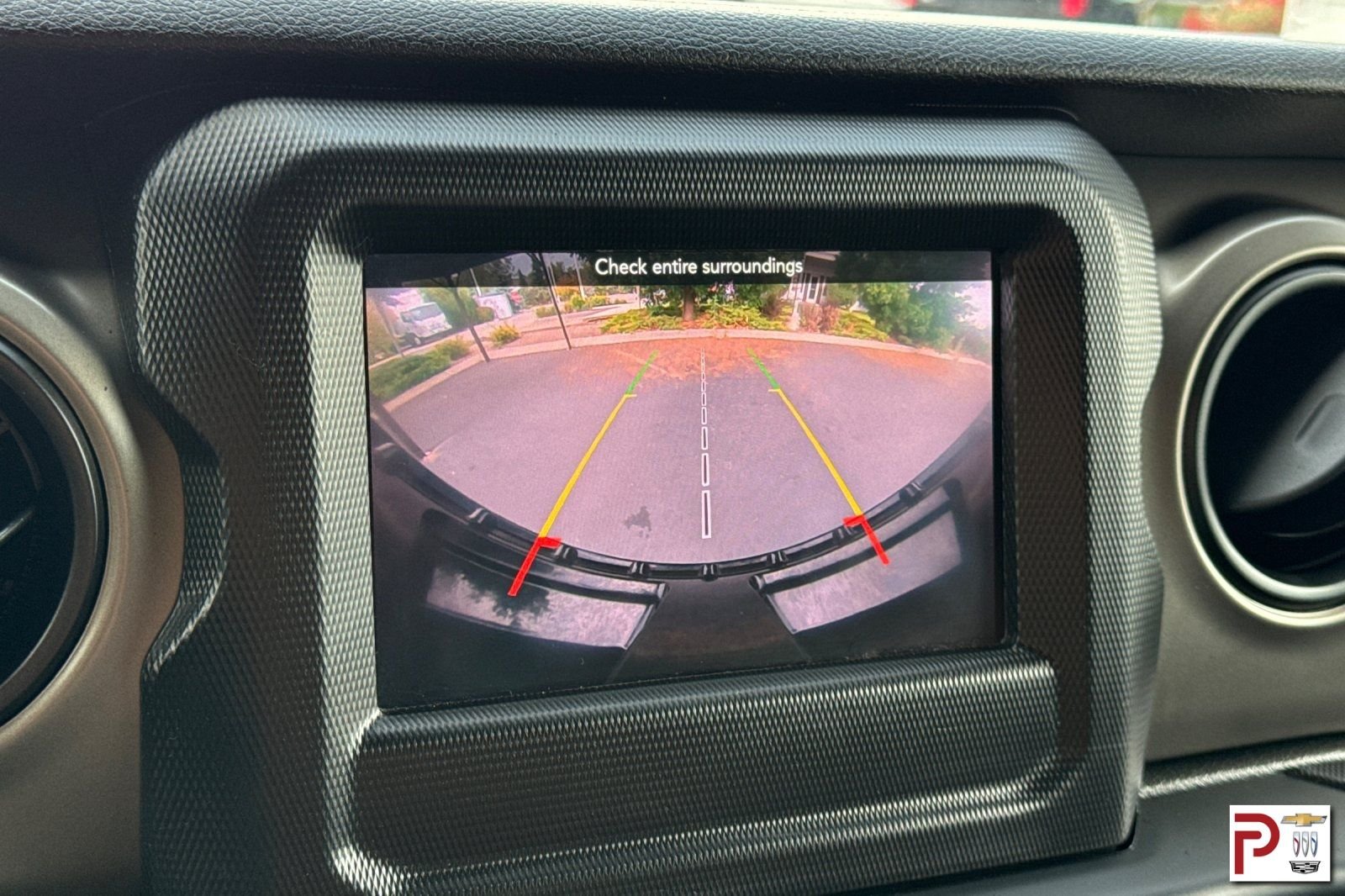 Used 2019 Silver Jeep Unlimited Sport S image 23