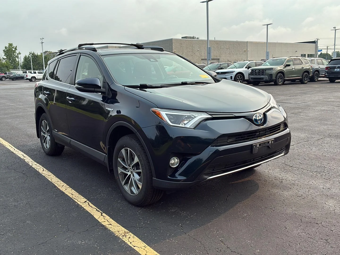 Used 2017 Galactic Aqua Mica Toyota XLE image 14