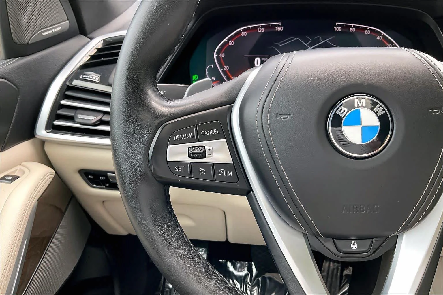 Used 2021 Black Sapphire Metallic BMW xDrive40i image 23