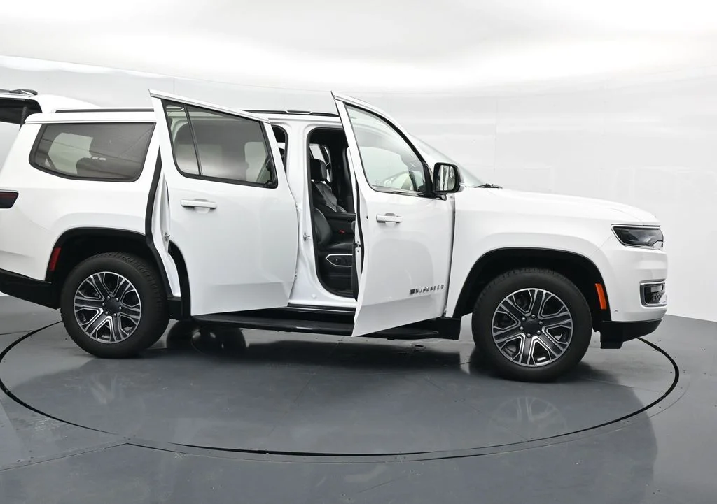 Used 2024 White Jeep Series II image 19