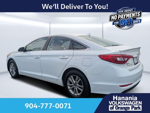 Used 2016 White Hyundai SE image 5