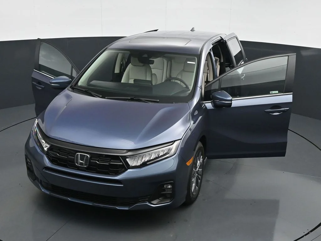 New 2026 Smoke Blue Pearl Honda Touring image 25