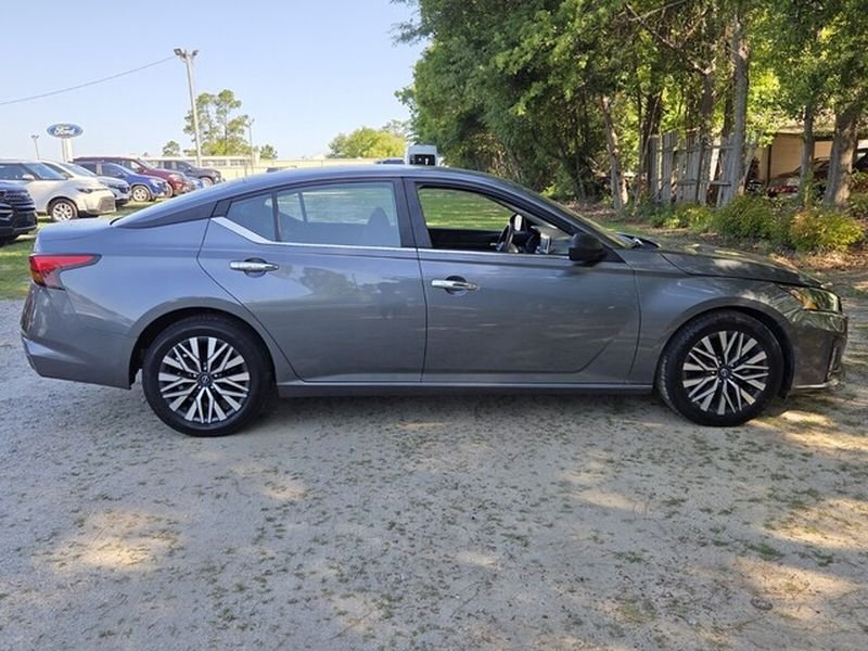 Used 2024 Gun Metallic Nissan 2.5 SV image 14
