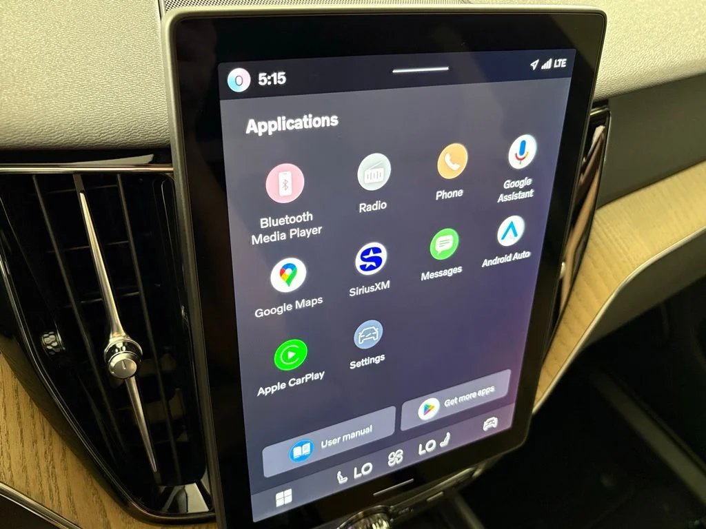 New 2026 White Volvo B5 Core image 35