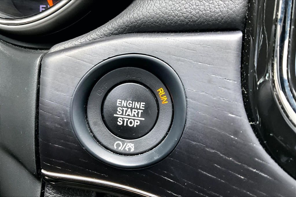 Used 2021 Black Jeep High Altitude image 33