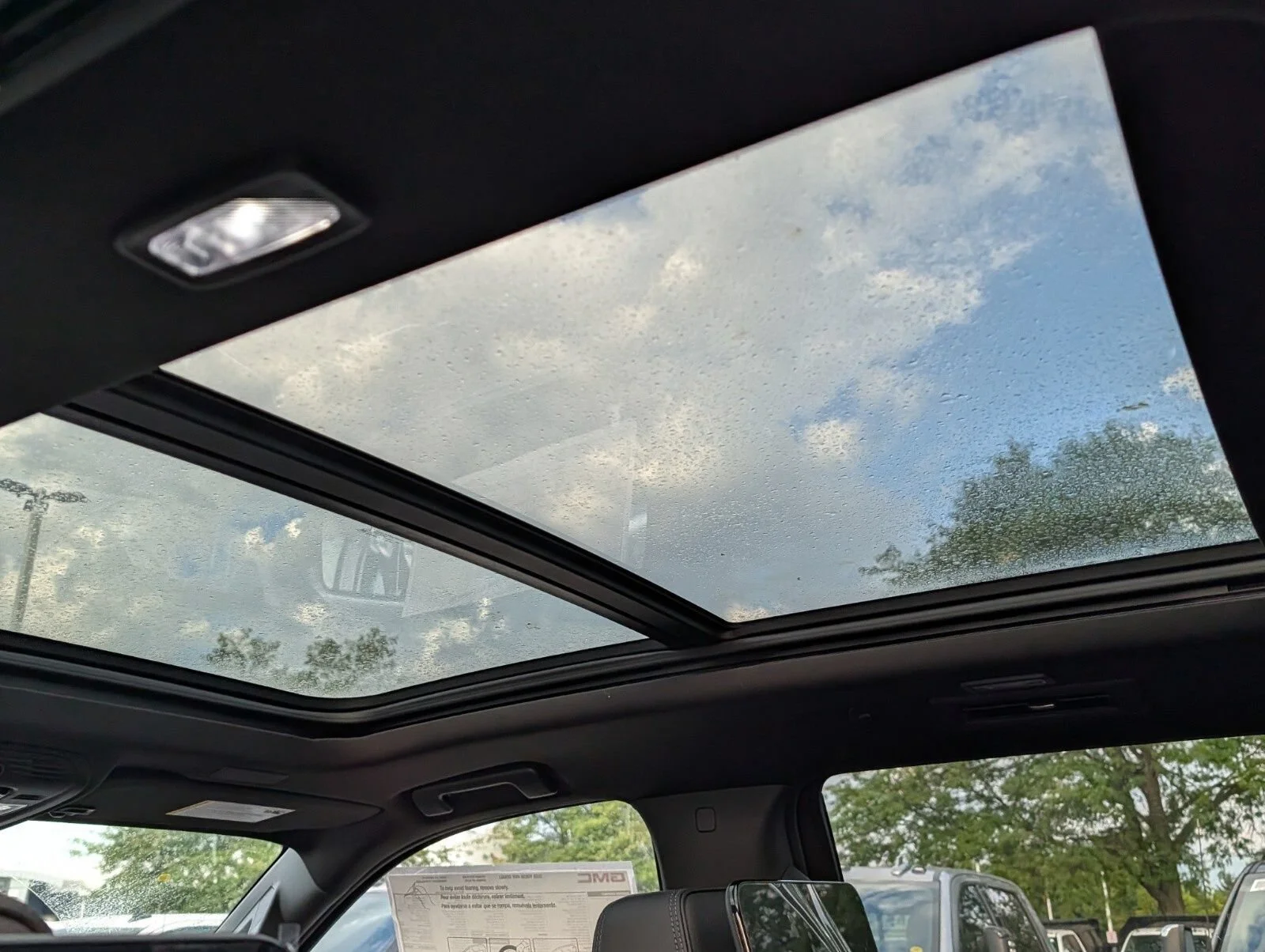 2026 GMC Yukon Denali - Photo 5