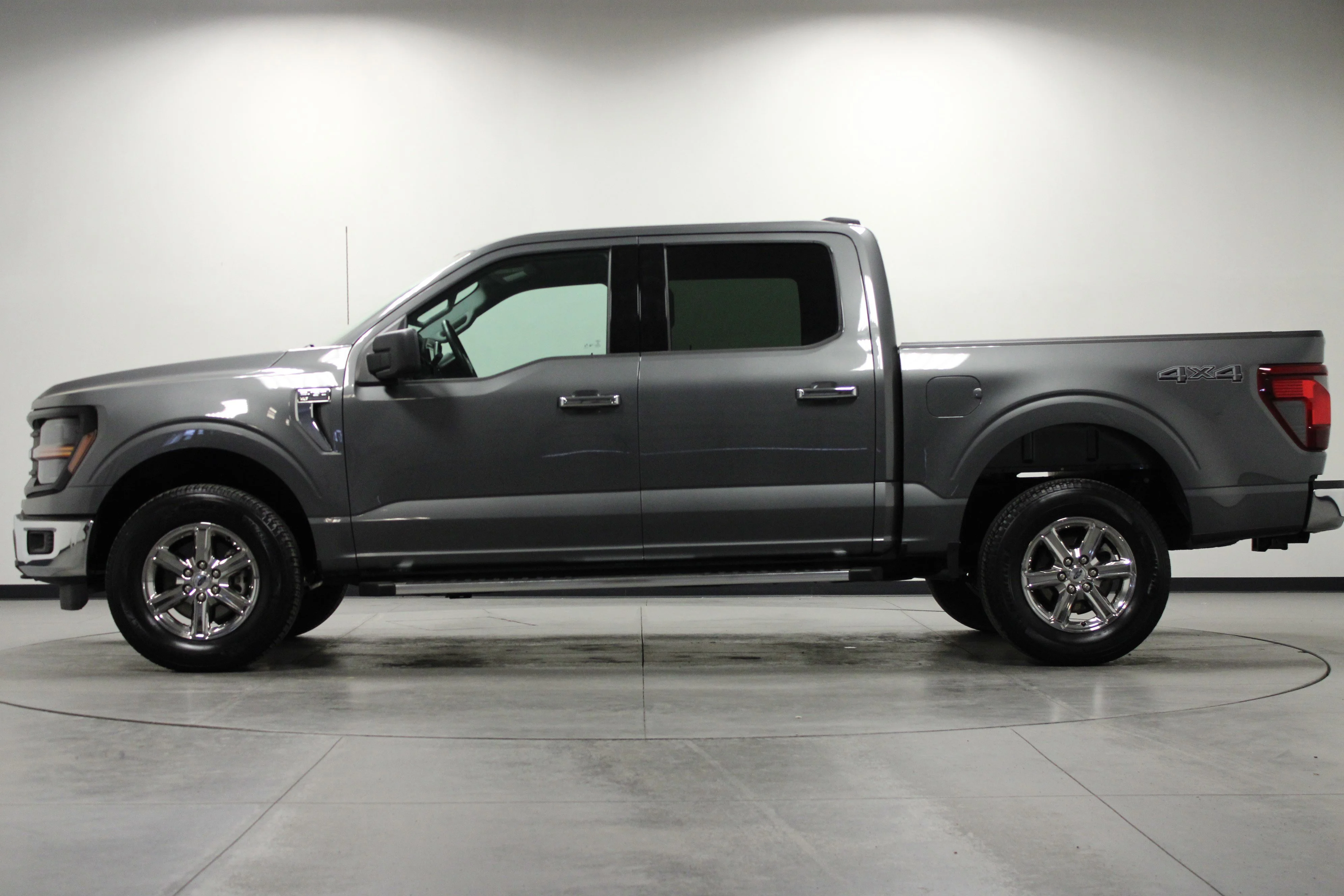 Used 2025 Carbonized Gray Metallic Ford XLT image 7