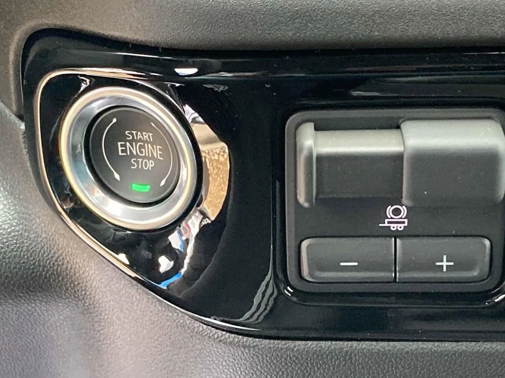 New 2026 Onyx Black GMC SLE image 21