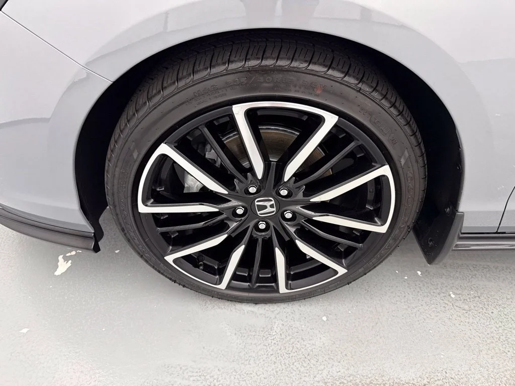 New 2026 Urban Gray Pearl Honda Touring image 4