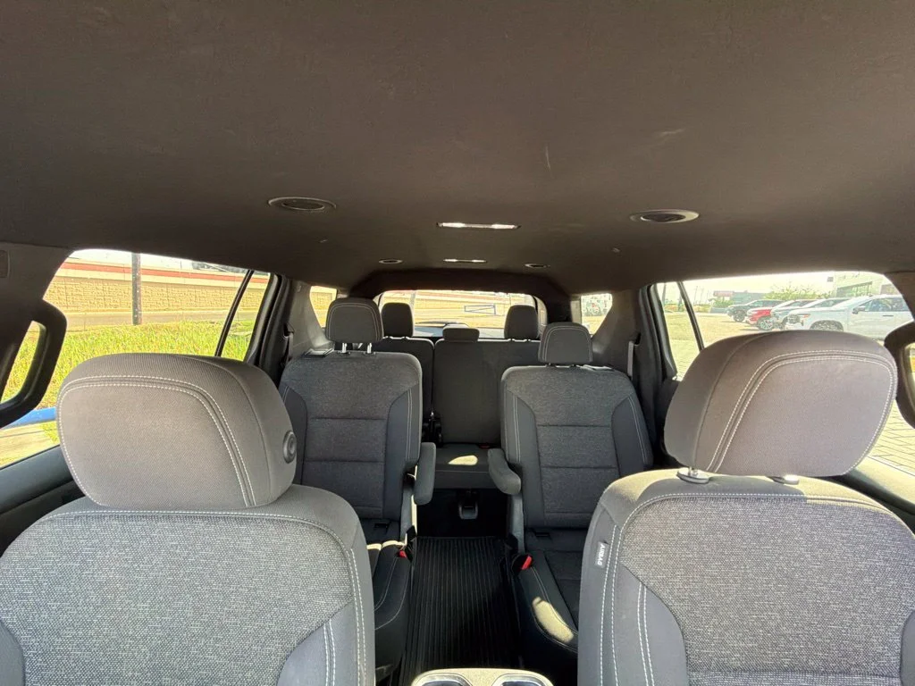 Used 2025 White Chevrolet LT image 21
