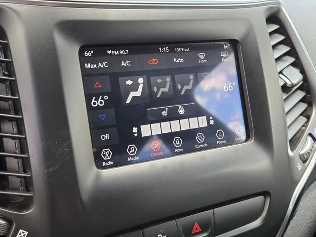 Used 2019 Silver Jeep Latitude Plus image 21