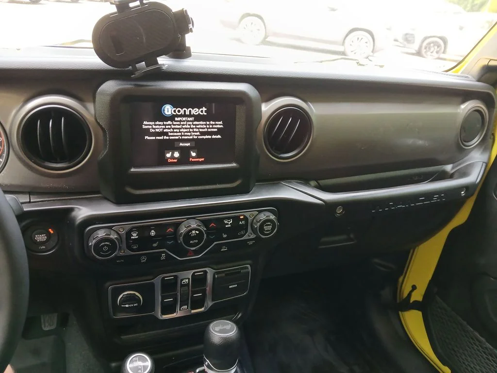 Used 2023 Yellow Jeep Sport S image 20