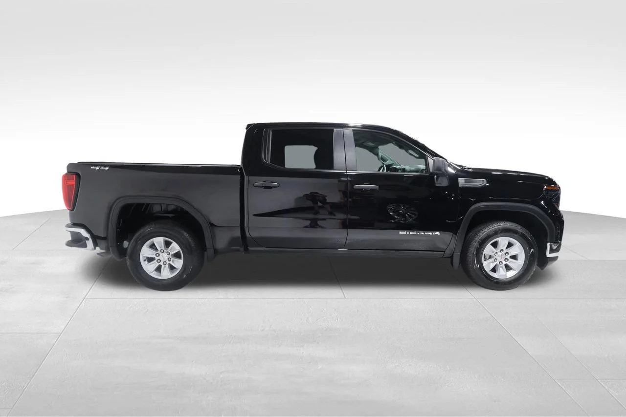Used 2024 Onyx Black GMC Pro image 5