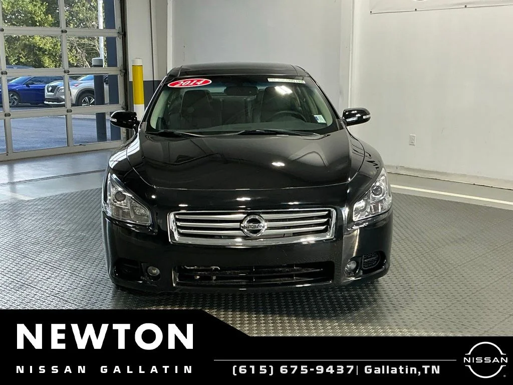 Used 2014 Super Black Nissan 3.5 SV image 23
