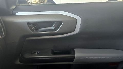 Used 2025 Shadow Black Ford Badlands image 25