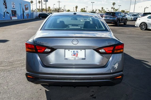 Used 2024 Gray Nissan 2.5 SV image 4