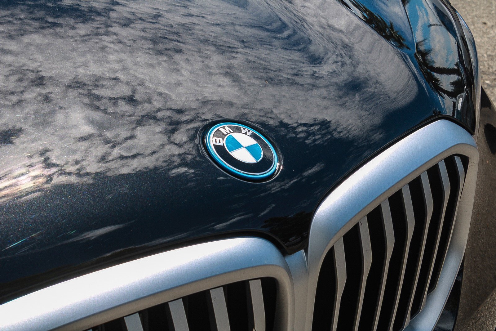 Used 2026 Black Sapphire Metallic BMW xDrive50e image 10