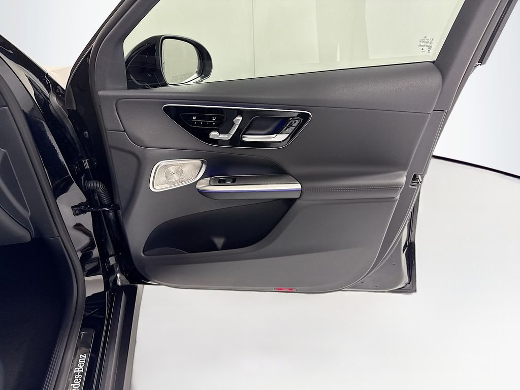 New 2026 Black Mercedes-Benz GLC 300 image 25