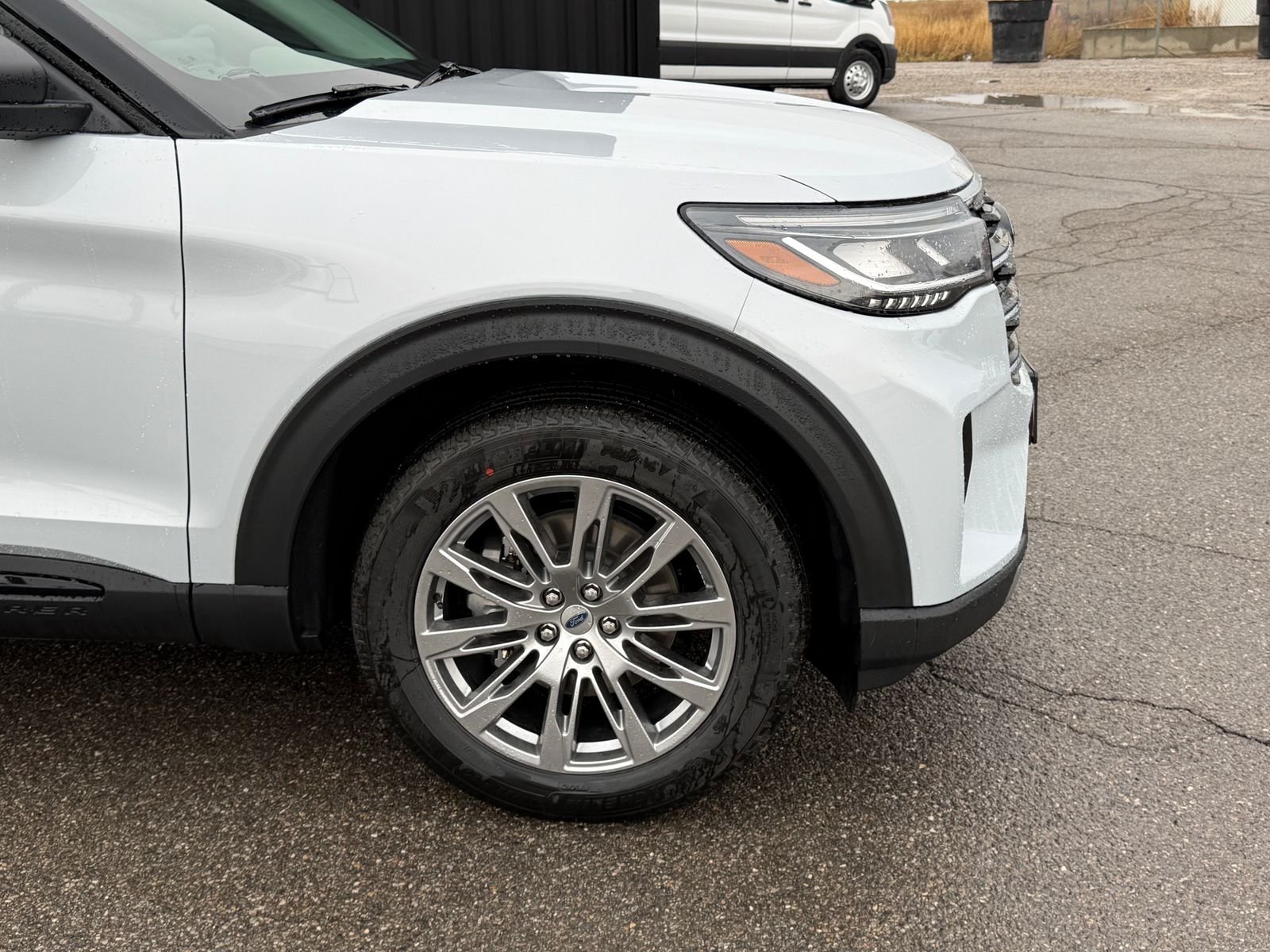 View vehicle photo 5
