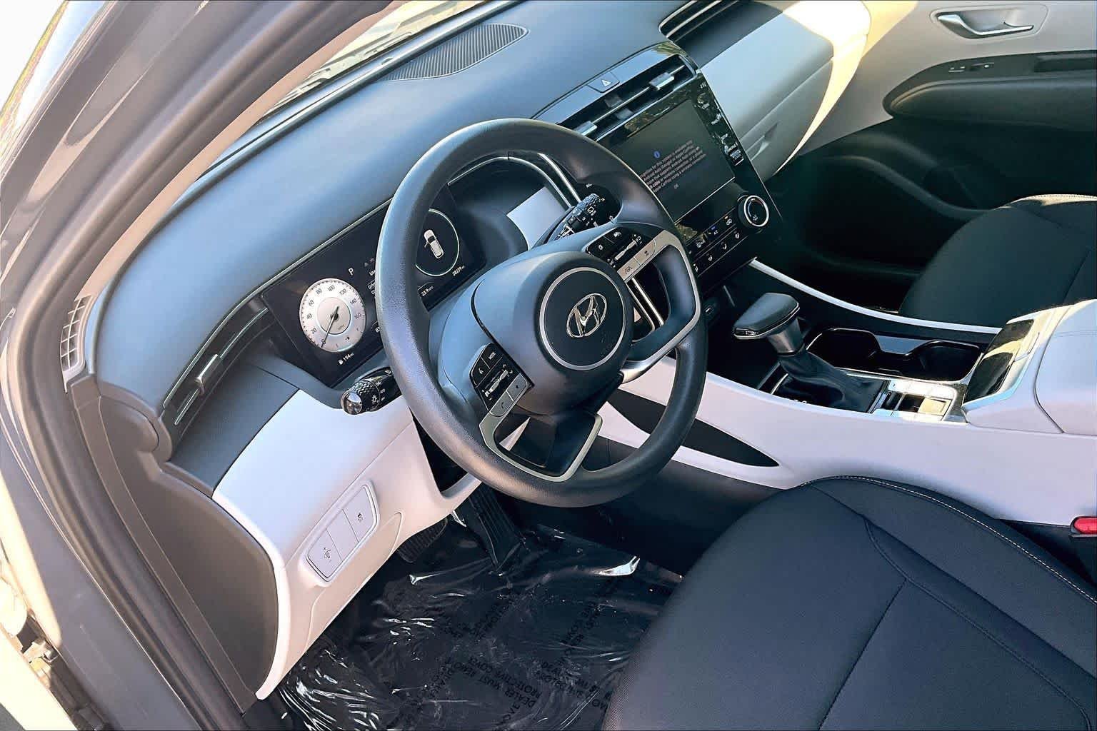Used 2024 Hampton Gray Hyundai SE image 18
