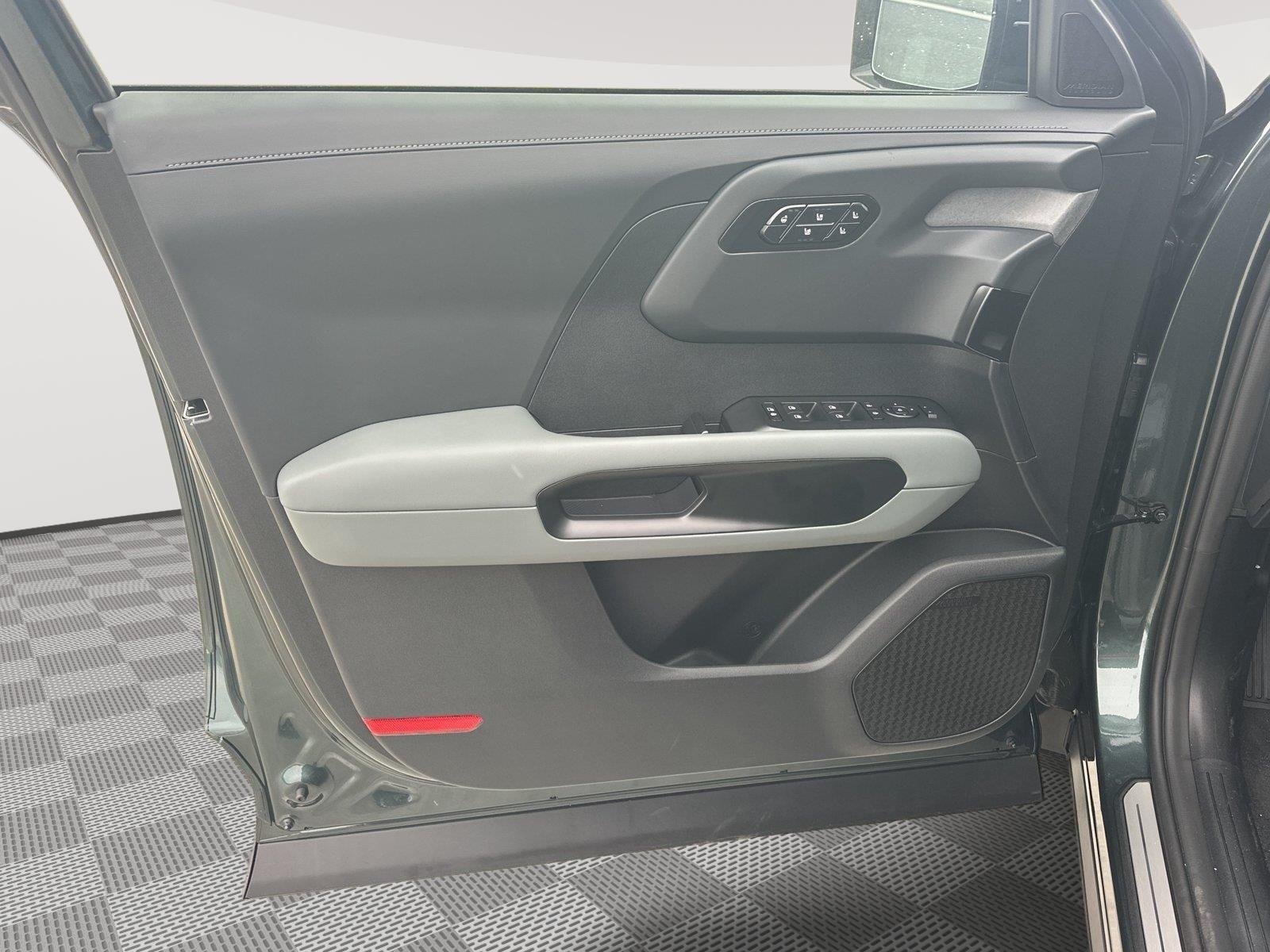 New 2027 BZG/BLACK JADE Kia X-Line SX image 7