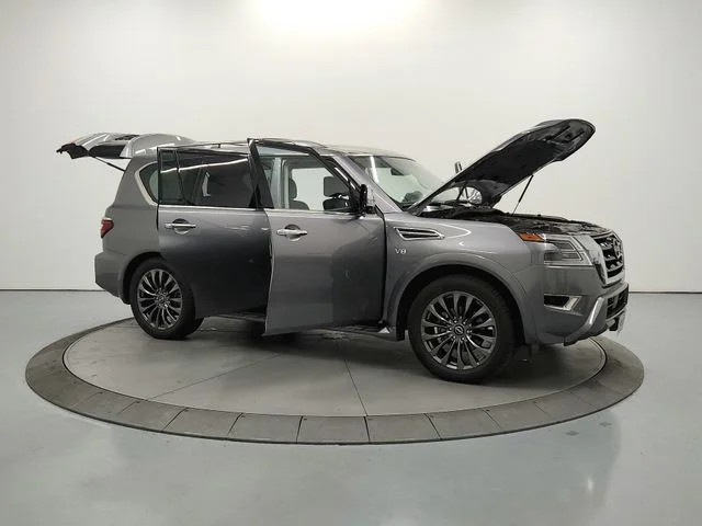 Used 2022 Gray Nissan Platinum image 10