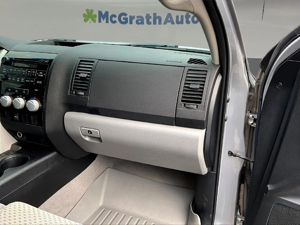 Used 2009 Silver Toyota SR5 image 28