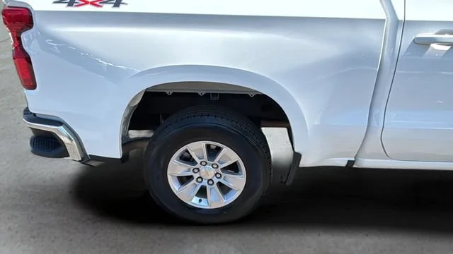 Used 2026 Summit White Chevrolet LT image 37