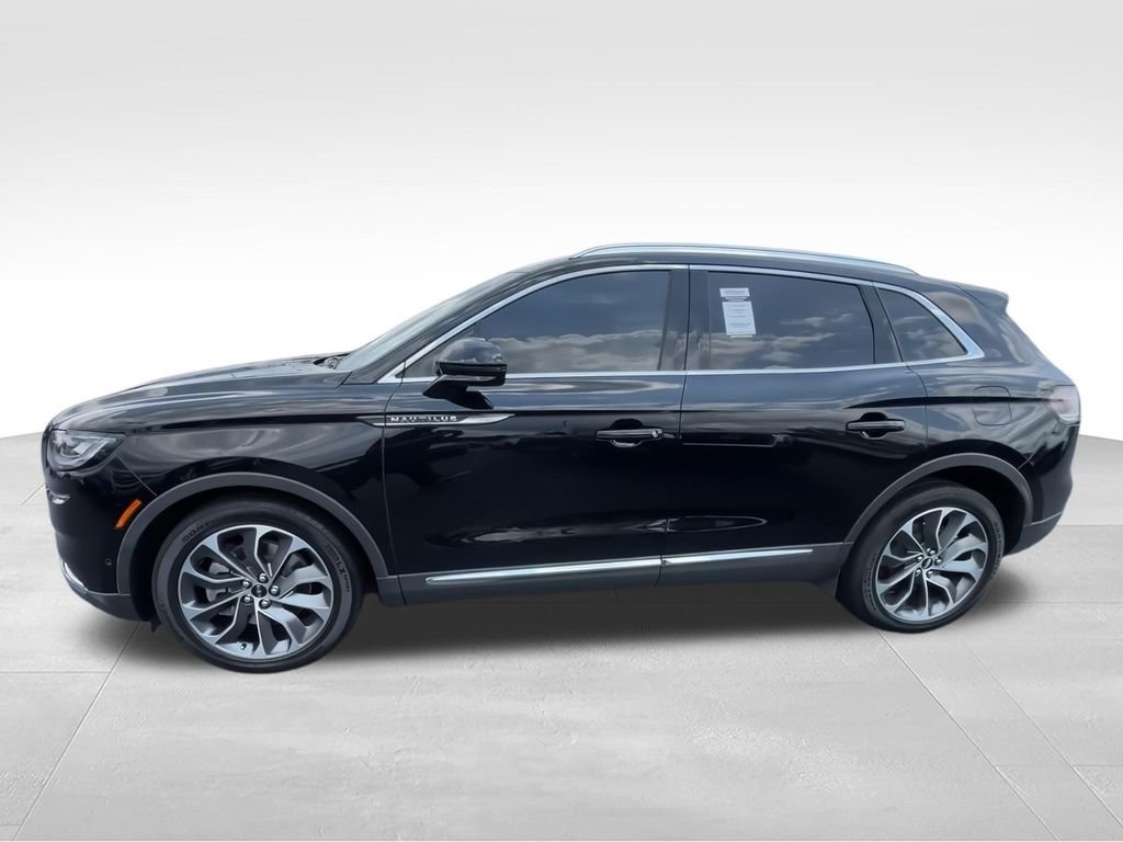 Used 2023 Black Lincoln Reserve image 5