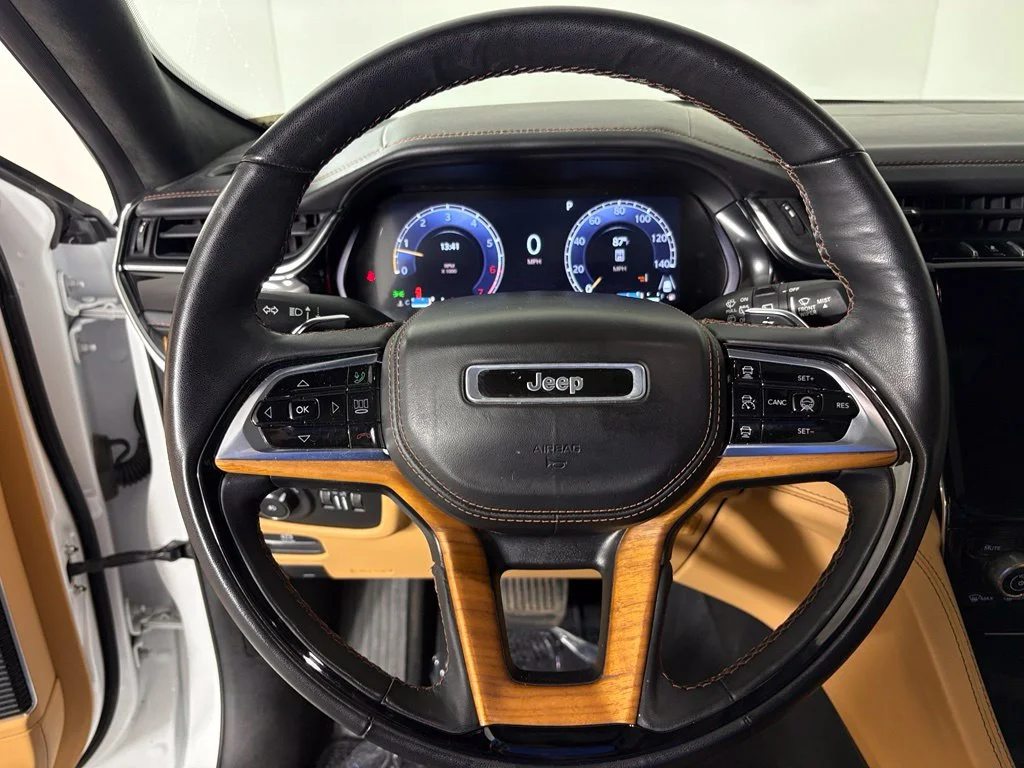 Used 2023 White Jeep Summit image 18