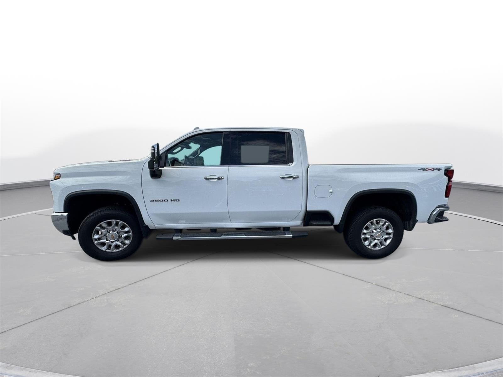 Used 2026 Summit White Chevrolet LTZ image 9