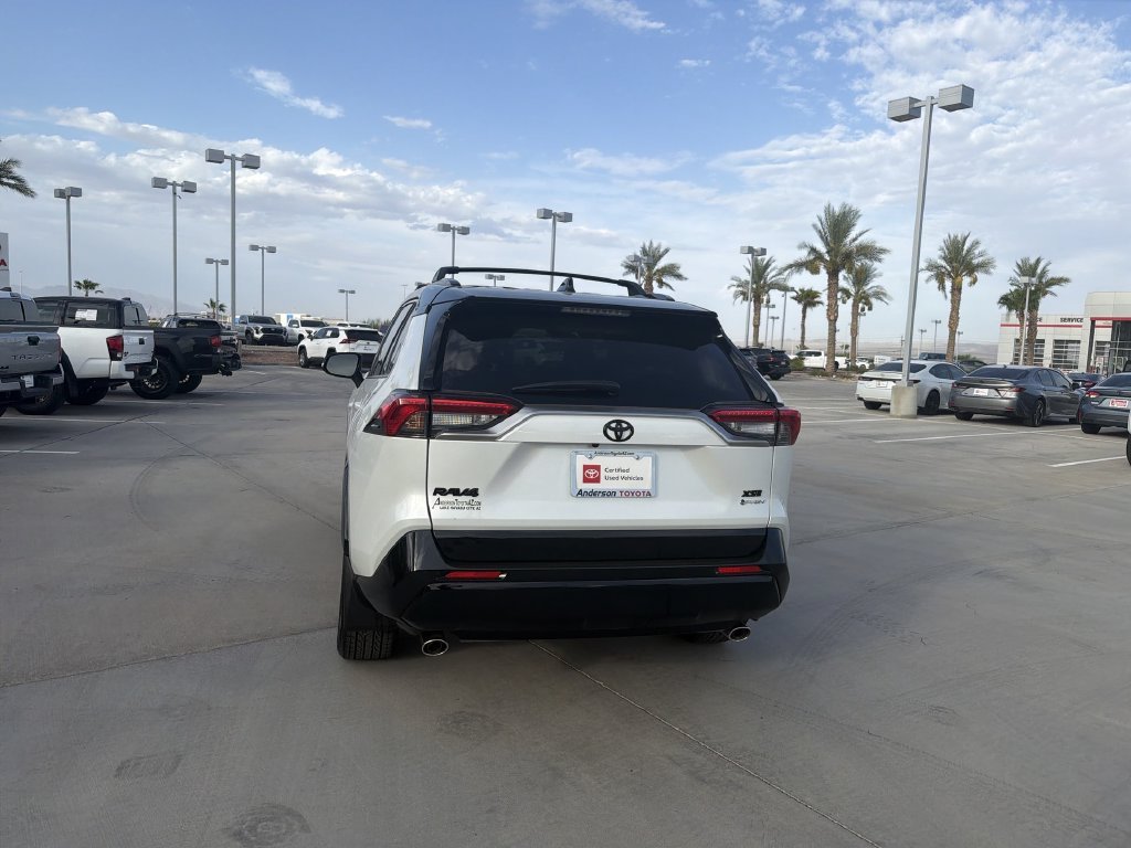 2025 Toyota RAV4 XSE - Photo 6