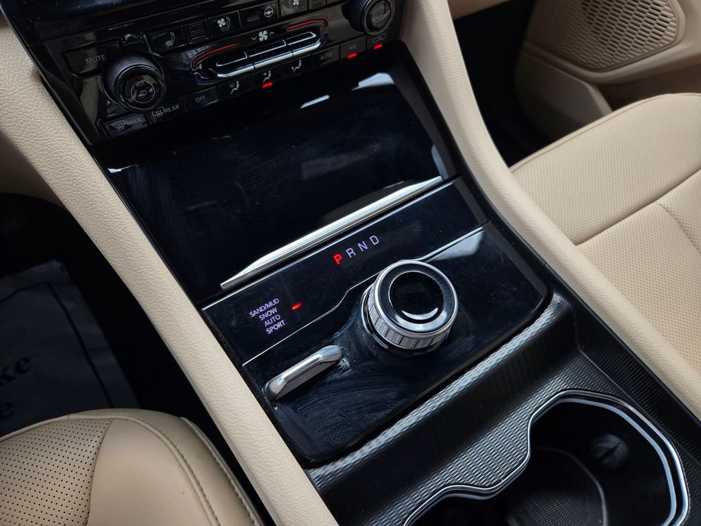 Used 2024 Black Jeep Limited image 27